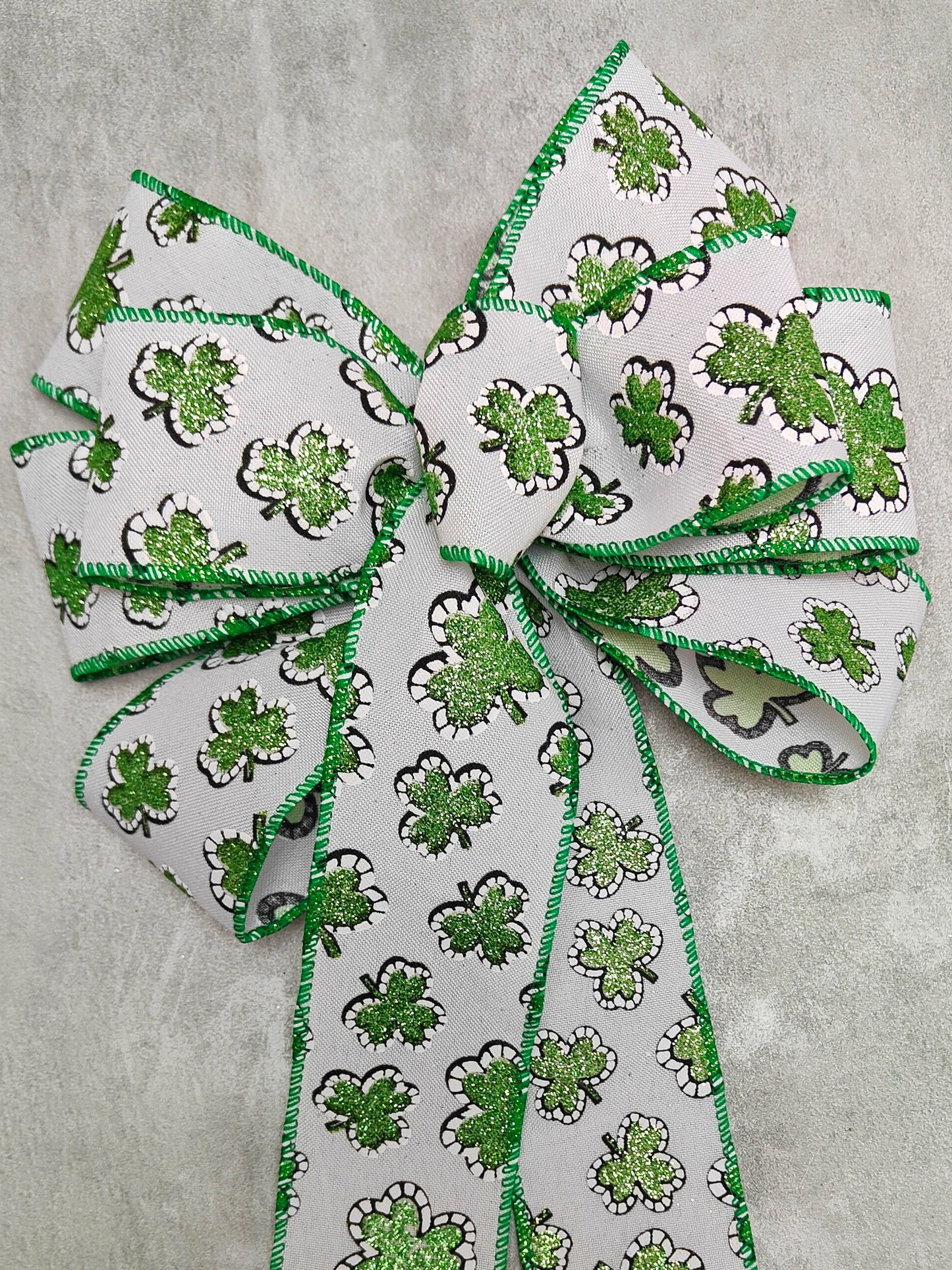 White green shamrock wreath bow St Patrick's Day Paddy's Decor