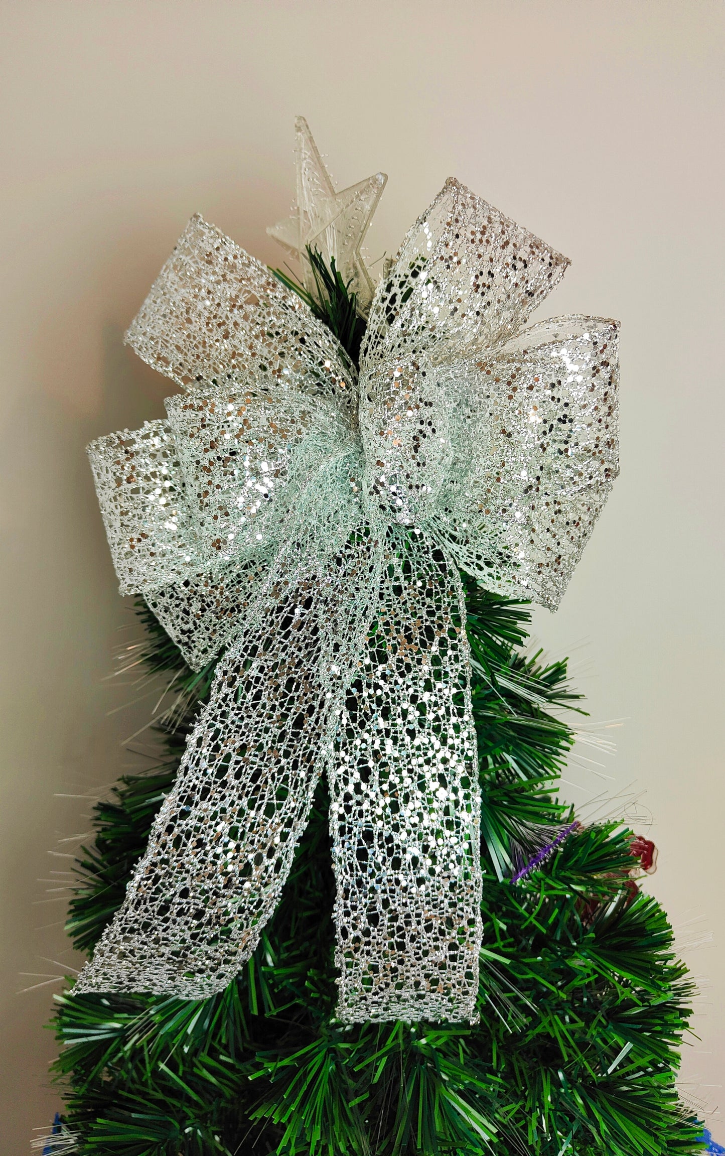 Deluxe Silver Glitter Bow